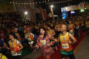 BIB: 08401, 0006, 17521, 16498
                            <button type="button" onclick="openModal(9884715)" class="btn btn-primary btn-sm float-right btn-popup" data-toggle="modal" data-target=".modal-high-quality">
                        <i class="fas fa-shopping-cart"></i> Add to Cart
                    </button>
                                            <button type="button" onclick="isThisMe(9884715, true)" class="btn btn-success btn-sm float-right btn-popup btn-isme hidden" data-toggle="tooltip" data-placement="bottom" title="นี่คือรูปของคุณใช่ไหม คลิกที่นี่เพื่อเอาเข้าอัลบั้ม">
                        <i class="fas fa-plus"></i> Add to album
                    </button>
                    <button type="button" onclick="isThisMe(9884715, false)" class="btn btn-warning btn-sm float-right btn-popup btn-isnotme hidden">
                        <i class="fas fa-ban"></i> Remove from album
                    </button>